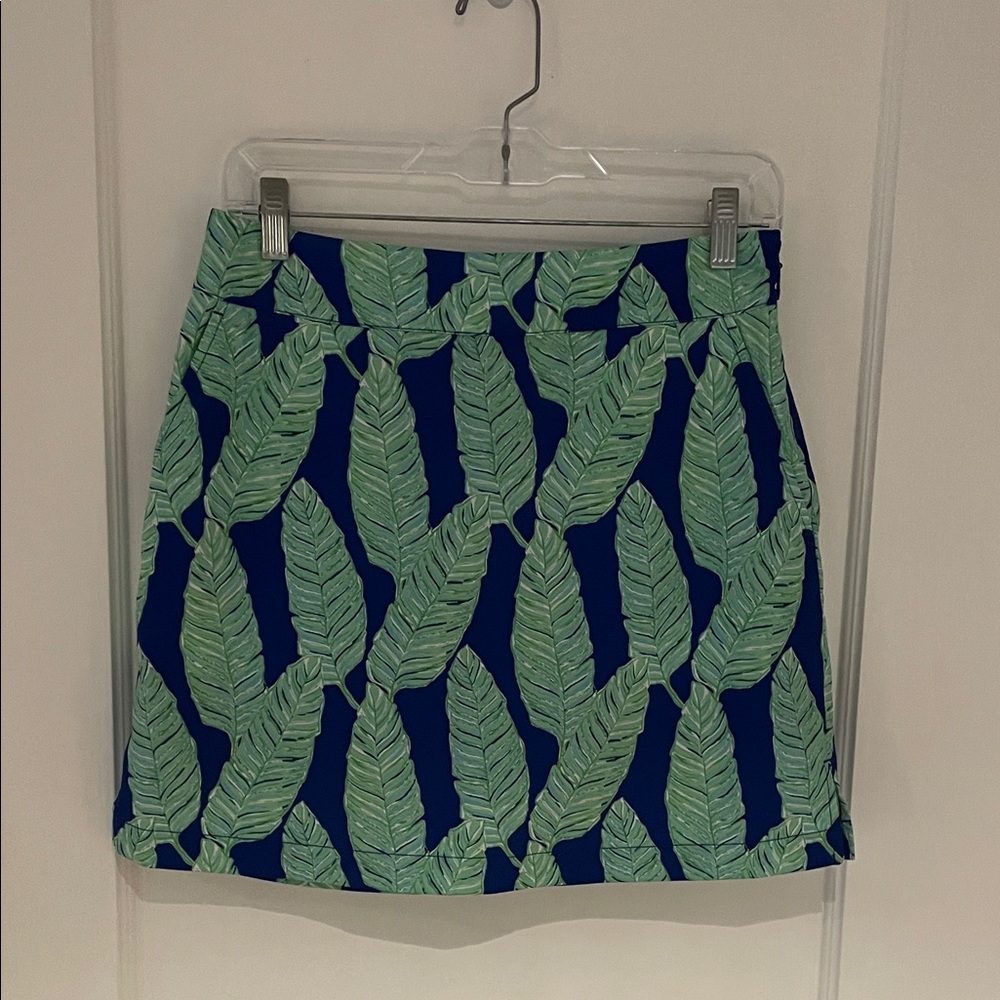 Vineyard Vines Leaf Pattern Mini Skirt in Blue and Green